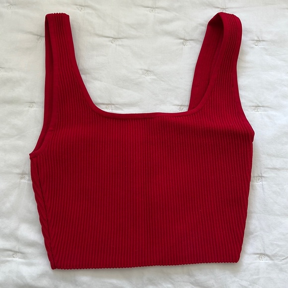 Aritzia Tops Aritzia Babaton Crop Top Xs Poshmark